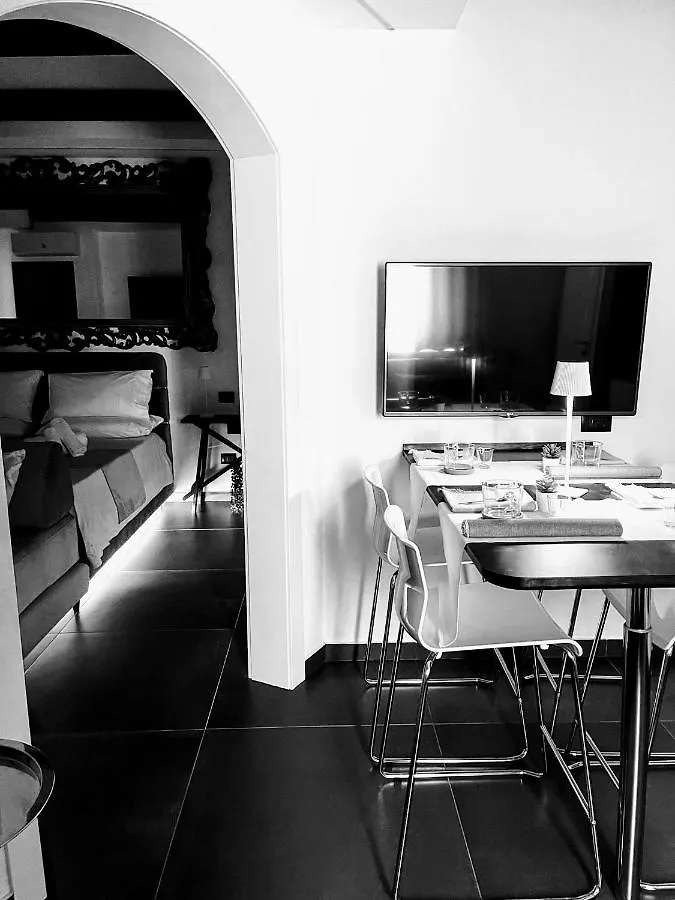 Liborio Homes Κατάνια 0*,